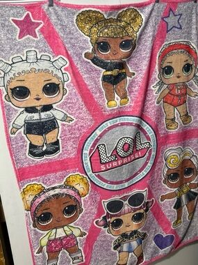 L.O.L. Surprise! Pink & Purple Doll Character Blanket